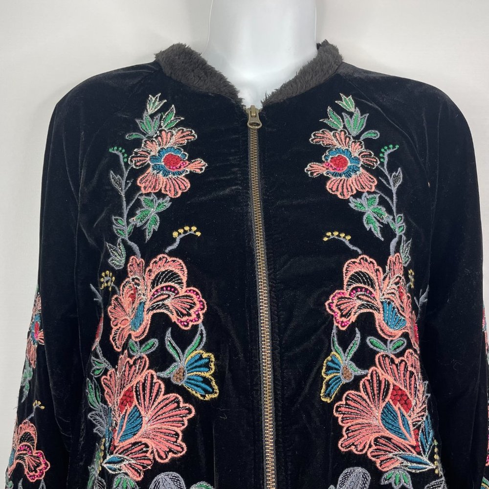 Elevenses Hallie Velvet Bomber Jacket Size S Black Floral Embroidered Beaded - Picture 2 of 8